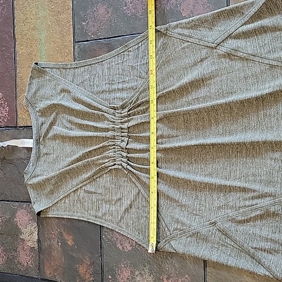 LULULEMON Racerback Tank, Sz: 6, Army/Olive Green, EUC - Picture 10 of 11